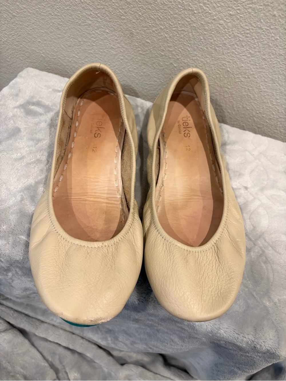 Tieks Women's Ballet Flats in Cream Leather size 12